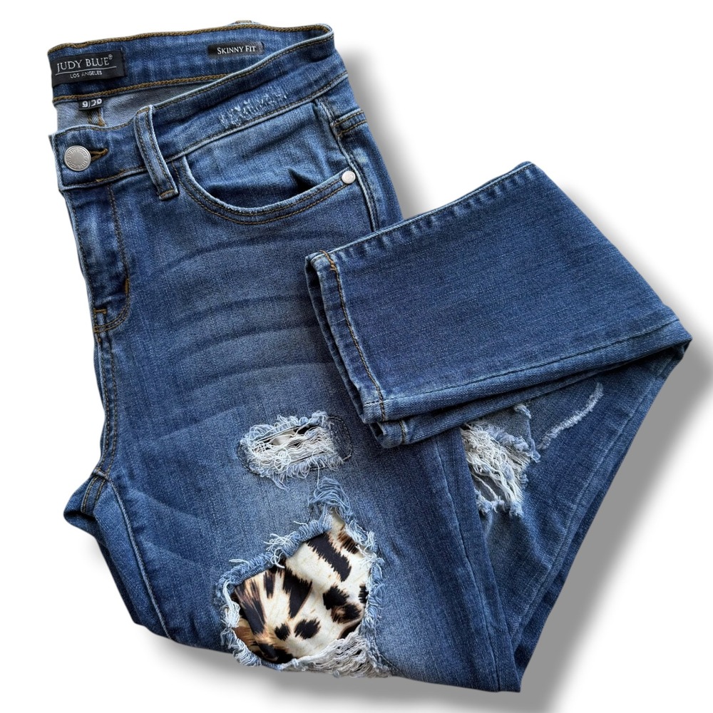 Judy Blue Size 9/29 Medium Wash Skinny Fit Distressed Leopard Print Patchβ Jeans